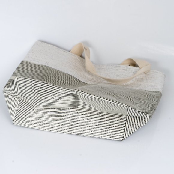 NWT ALOHA TOTE BAG IN CANVAS SILVER - Picture 8 of 8